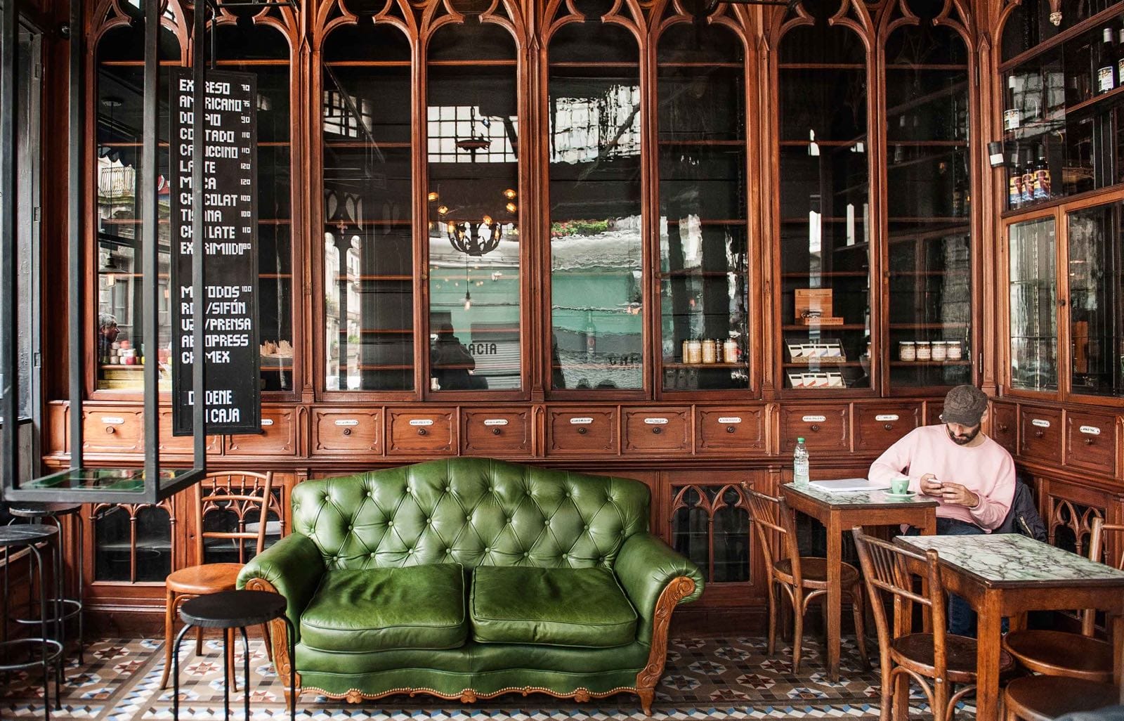 Café La Farmacia, una joya en Ciudad Vieja - A La Carta - Portal de  gastronomía - Donde comer bien en Montevideo y Punta del Este, Uruguay
